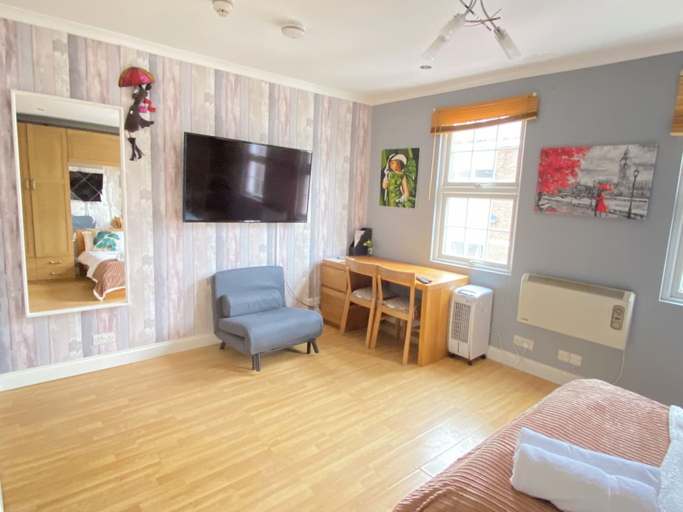 Others 5, City Centre Chic Apartment in London, London