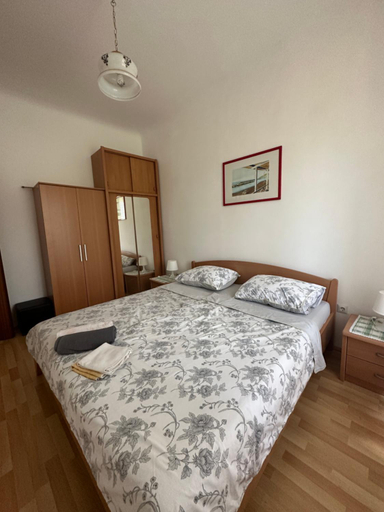 5, Green Oaza Apartments Cres, Cres