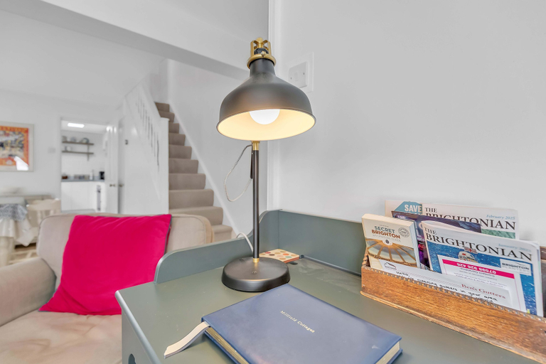 Room 4, Mill Cottage By My Getaways, Brighton and Hove