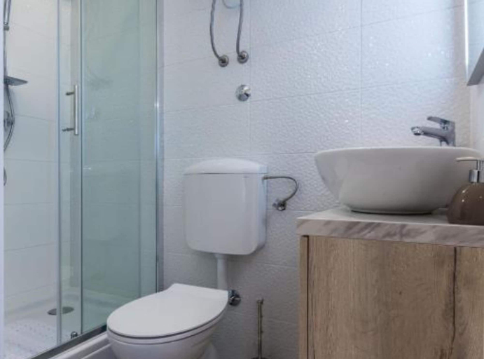 Bathroom, Spacious Two sis Apartments in Zadar With Terrace, Zadar