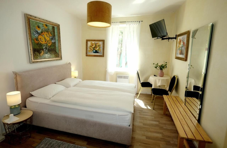 Bedroom 3, Albergo Al Battello, Lugano