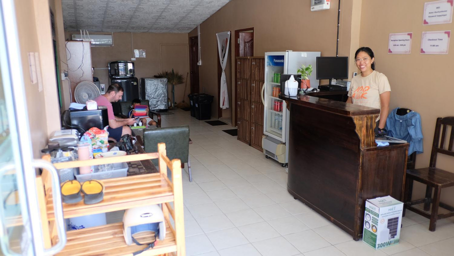 Public Area, Sharky's Hostel, Pai