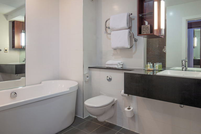 Bathroom 3, Forest Pines Spa & Golf Resort, North Lincolnshire