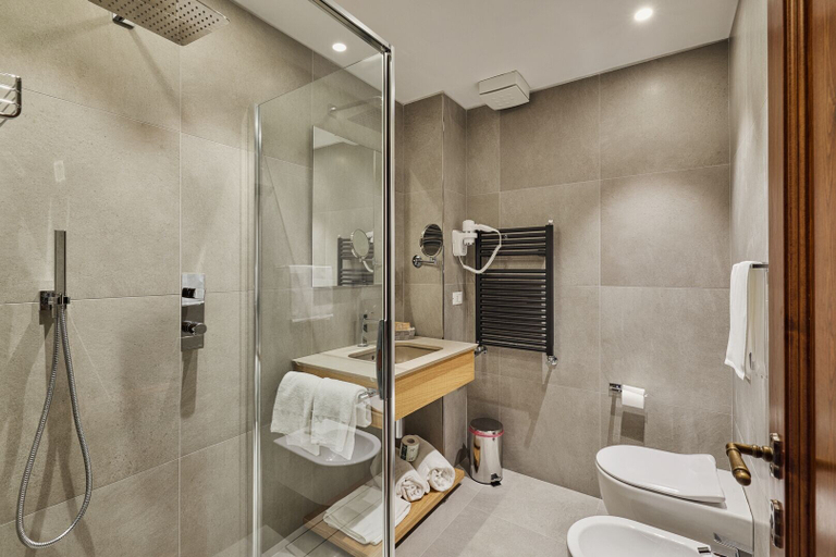 Bathroom 3, UNA Hotels Monterufoli Wine Country, Pisa