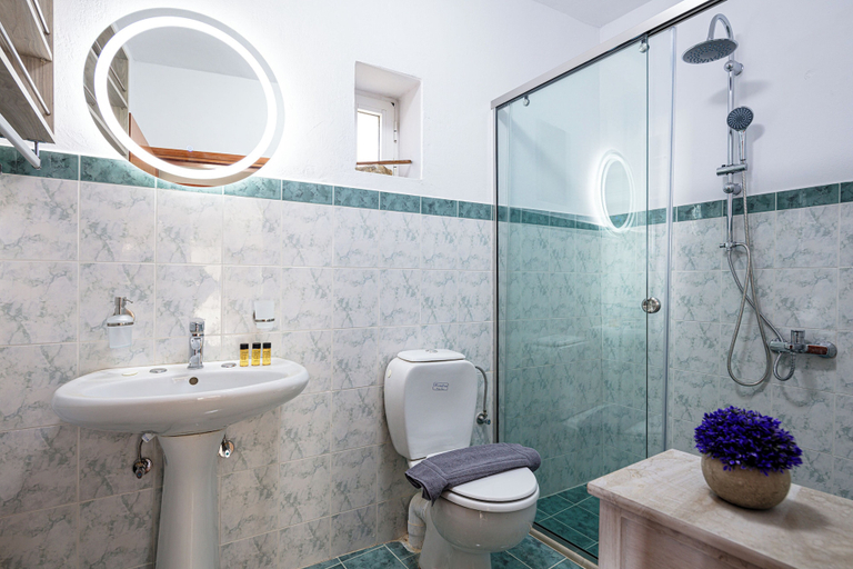 Bathroom 3, House Verg, Crete