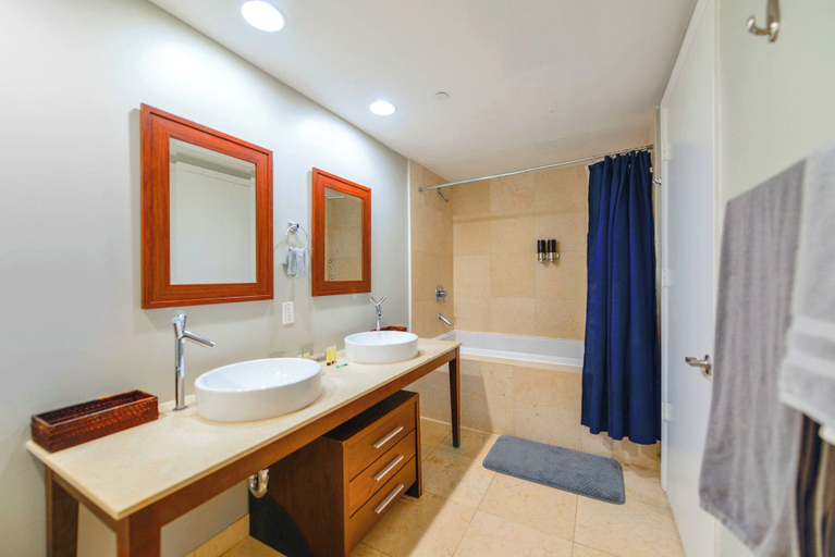 Bathroom 5, Icon Building - Brickell Miami - We Host, Miami-Dade