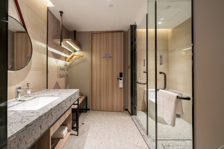 Bathroom 3, Borrman Hotel Shanghai Lingang New Town Wanda, Shanghai