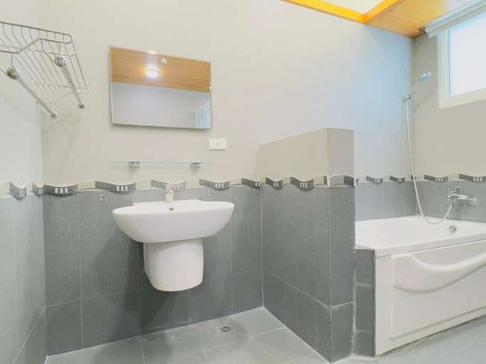 Bathroom 4, 杉羽松民宿-羅東運動公園落羽松, Yilan