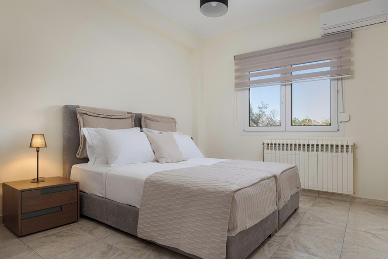 Bedroom 3, Ema's Guest House, Attica