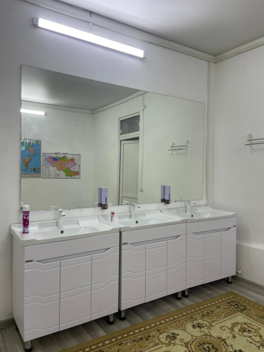 Others 4, Hostel KG, Alamüdün