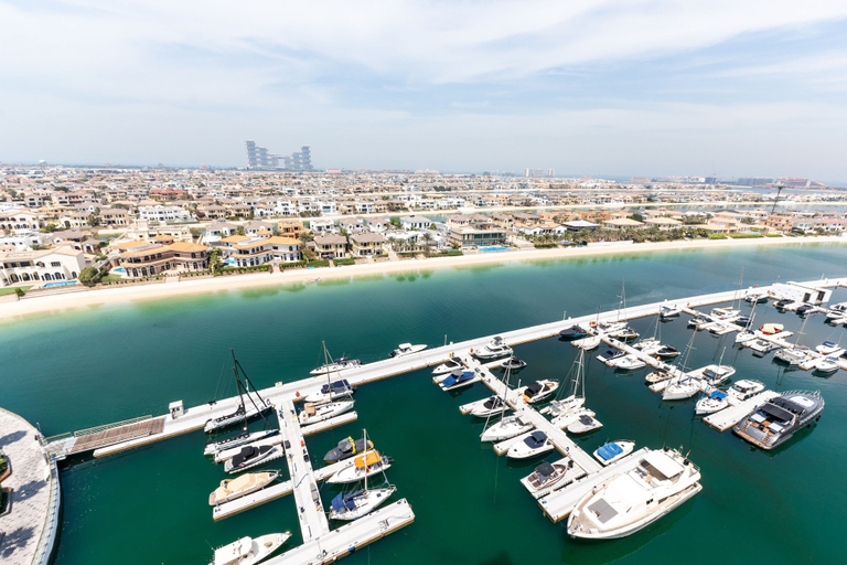 Room 4, Modern 3BR Maid at the Palm w Pool and Gym, Dubai