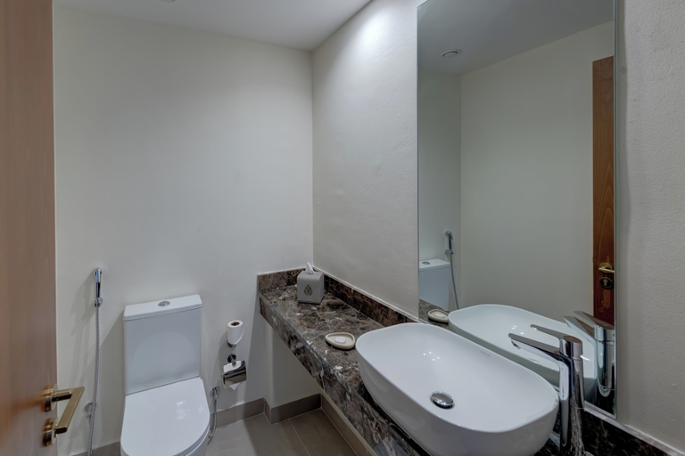 Bathroom 5, Western Hotel Liwa