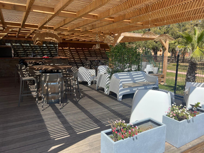Food & Drinks 4, Residence hoteliere les hameaux de saint cyprien 25 M2, Corse-du-Sud