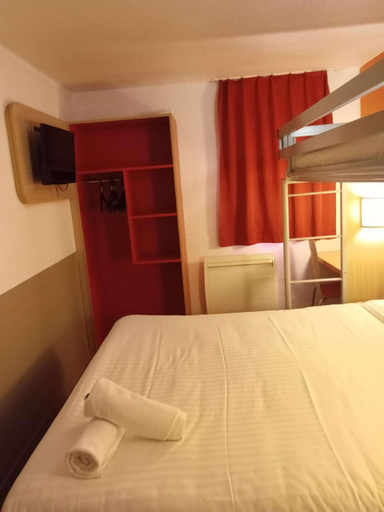 Bedroom 2, Premiere Classe Saint Brice Sous Forêt, Val-d'Oise