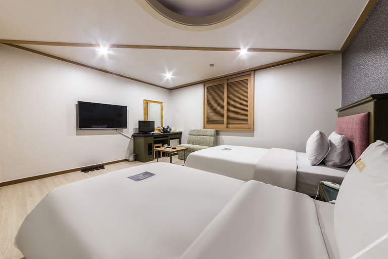 Bedroom 2, Ilsan Baekseok Mirabel, Goyang