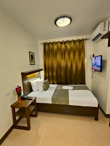 Bedroom 12