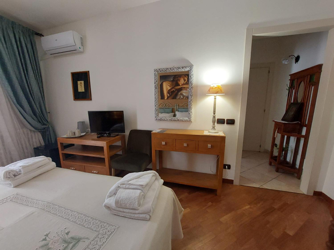 Others 3, B&B Il Grifone, Bari