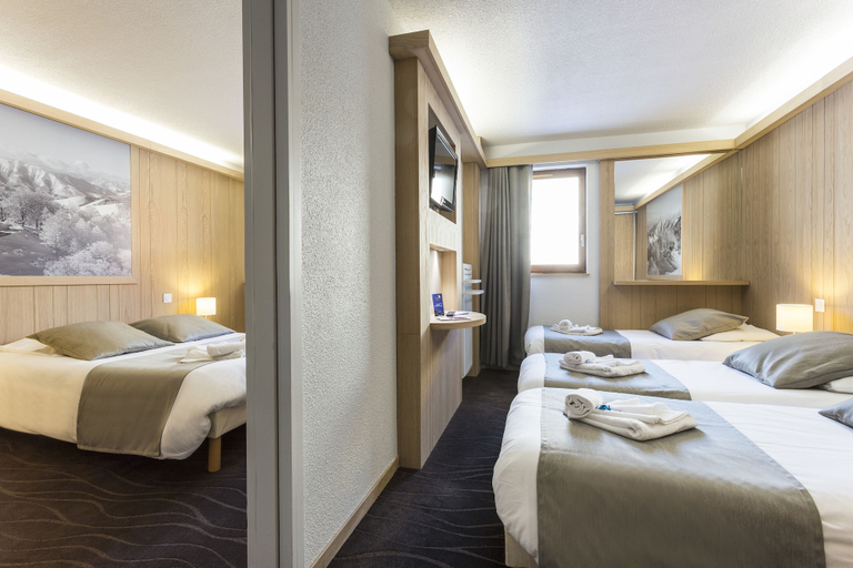 Bedroom 3, Hôtel Club MMV Les Bergers, Isère