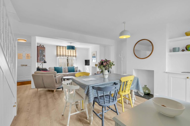 Room 3, Mill Cottage By My Getaways, Brighton and Hove