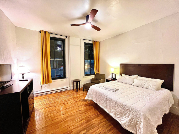 Bedroom 3, The Fallon Hotel, Clinton