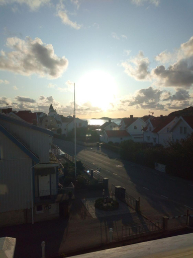 Others 2, West coast villa with sea view, Tjörn