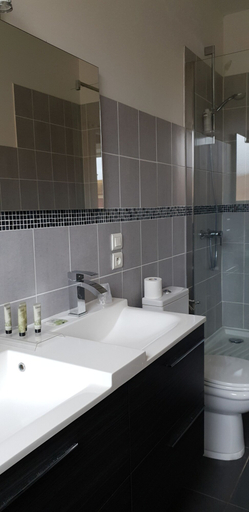 Bathroom 4, Hôtel La Baïne, Landes