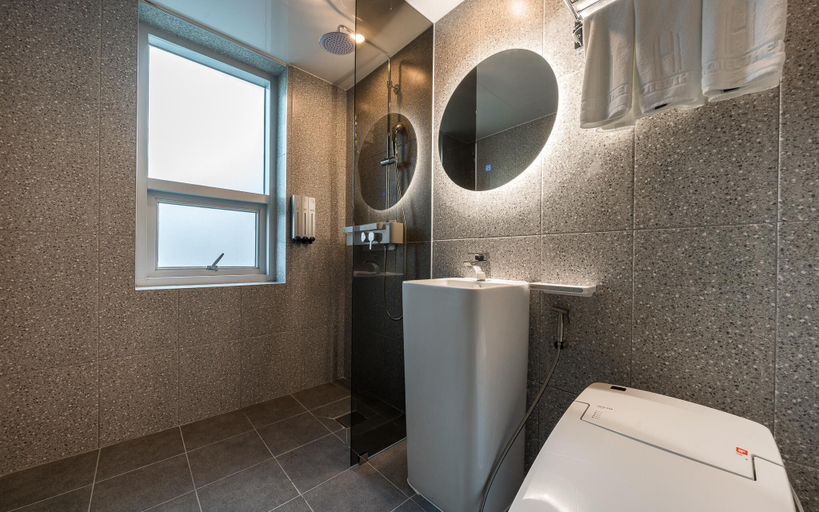 Bathroom 5, Suncheon Hotel THE H, Suncheon