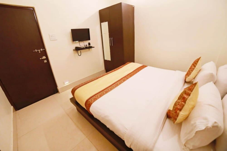 Bedroom 3, Hotel SADA SHIV a luxury stay near Kashi Vishwanath Mandir and Ganga River, Varanasi