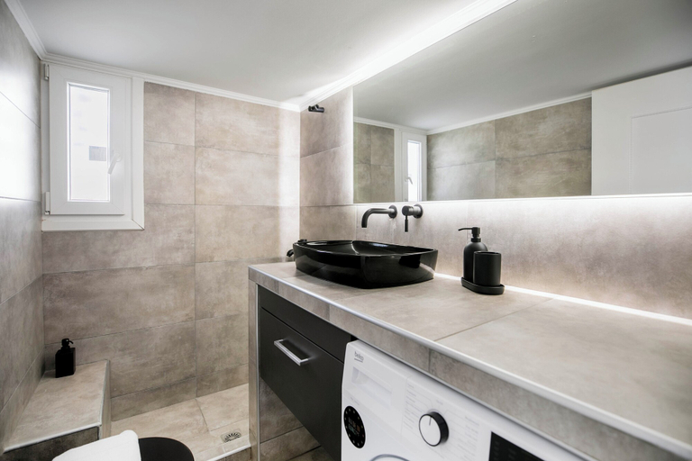 Bathroom 4, Dew 1-Bedroom Apartment in Athens, Attica