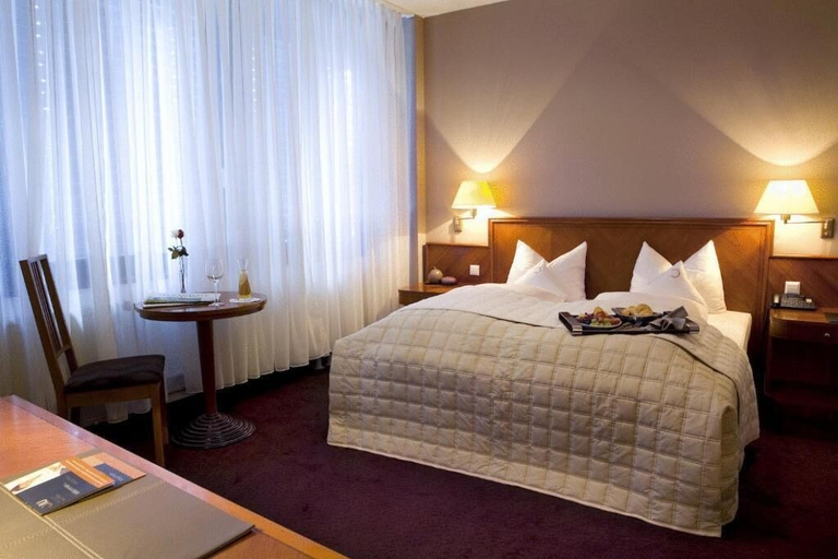 Bedroom 5, Ross Messehotel, Stuttgart