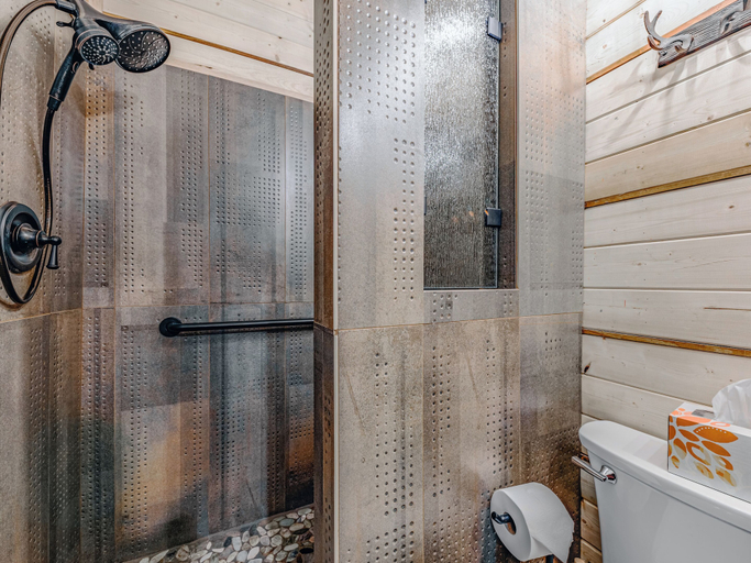 Bathroom 3, Deer Crossing, Lincoln