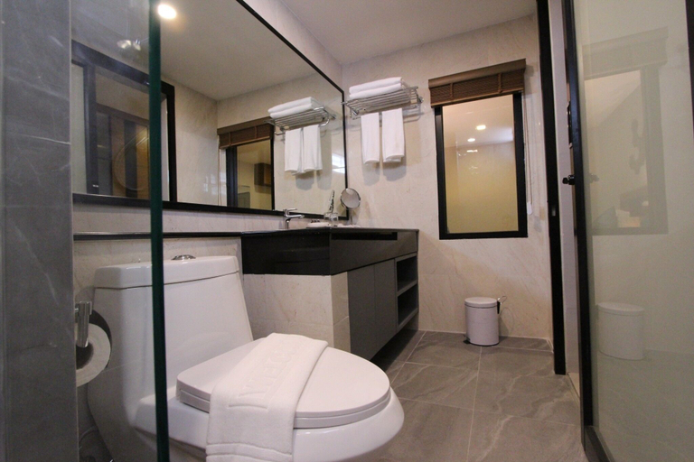 Bedroom 4, The Leisure Hotel, Bang Bo