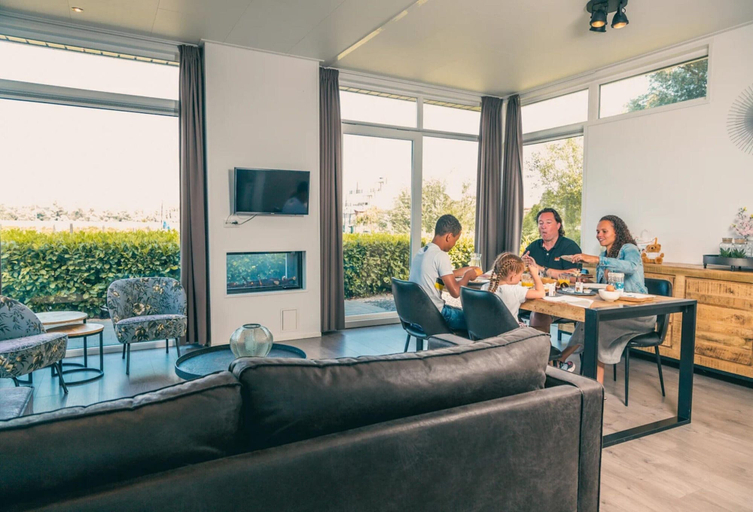 Dining, Well-kept Chalet Near the Biesbosch, Dordrecht
