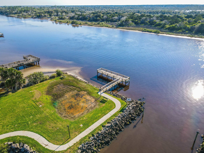 Room 4, Sea Colony Cottage - Beachside Cottage in Beachfront Community w Pool, Flagler