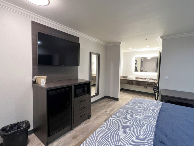 Bedroom 2, Cloud 9 Inn LAX, Los Angeles