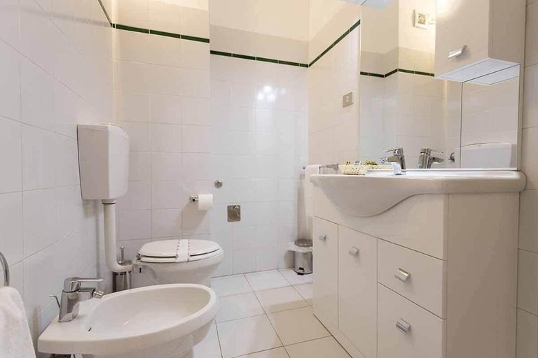 Bathroom 4, Residenza Pierre & Vacances Luni Mare, La Spezia