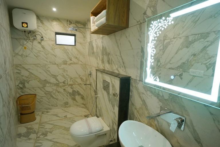 Bathroom 3, Serenity By The Ganges, Hardwar