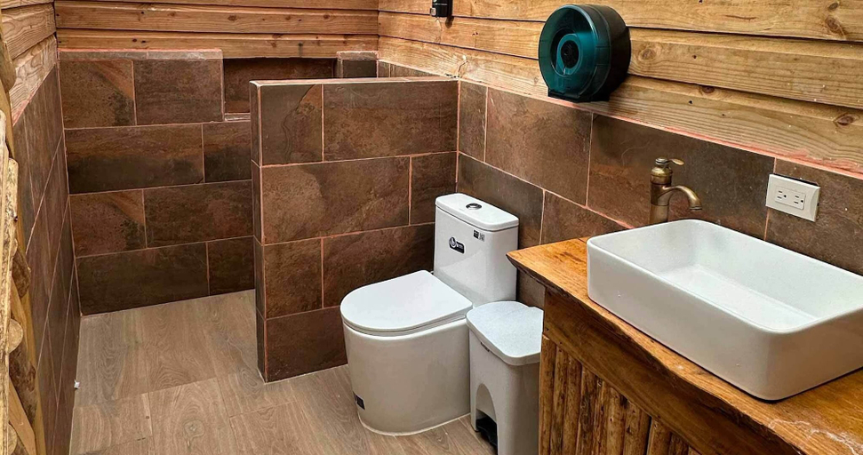 Bathroom 4, Glamping Ecolodge Cueva de las Águilas, Pedernales