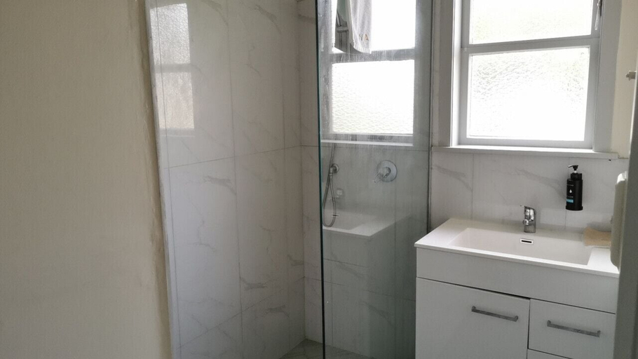 Others 5, 3 Bedroom House, Waitakere