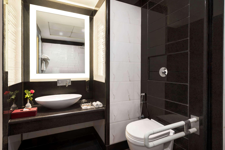 Bathroom 5, Ramada by Wyndham Varanasi Katesar, Varanasi