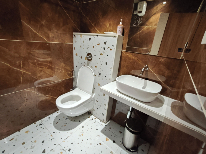 Bathroom 5, Hotel Prime Suites Airoli, Thane
