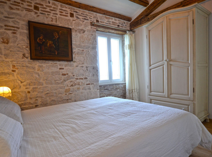 Bedroom 2, Serene Sea View Rovinj Apartment, Rovinj