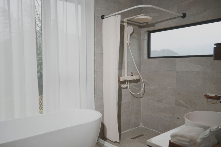 Bathroom 4, Chunqiu Banshan Leisure Resort, Chengdu