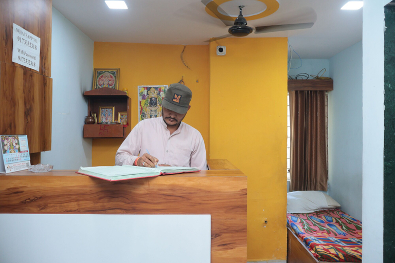 Bedroom 2, HOTEL APOLLO, Ahmadabad