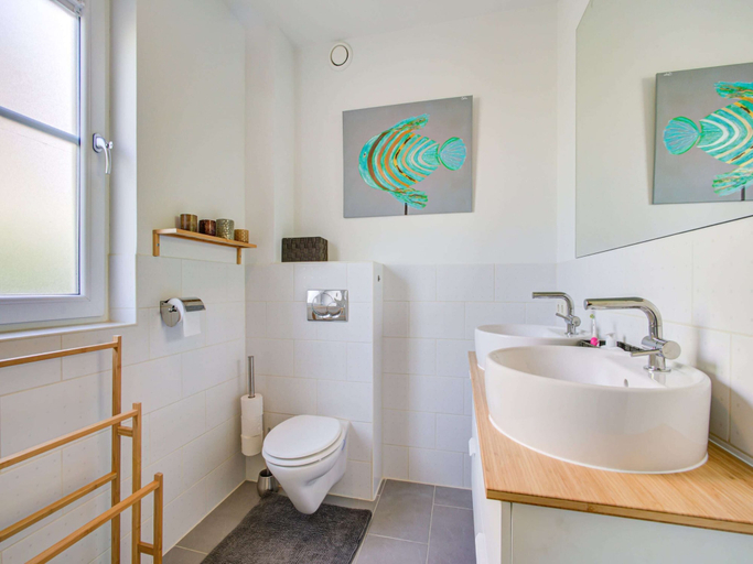 Bathroom 4, Holiday Home in Harderwijk With Garden, Zeewolde