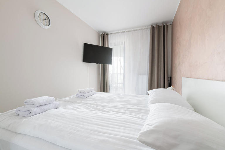 Bedroom, RentPlanet - Rezydencja Zegrze, Legionowo