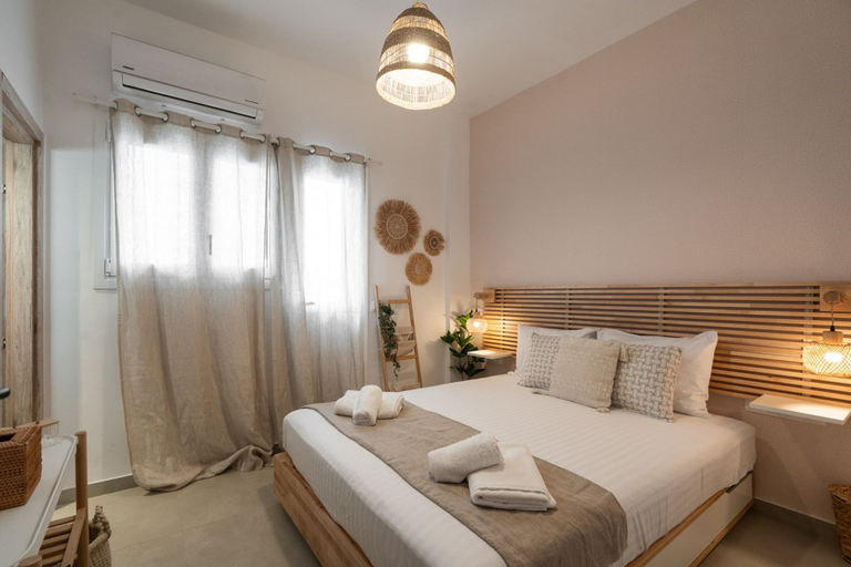 Room 5, LIV - Seaside Getaway in Glyfada, Attica