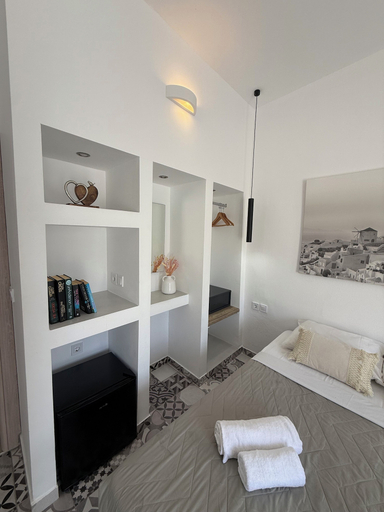 Bedroom 3, Giasemi Fira Studios, South Aegean
