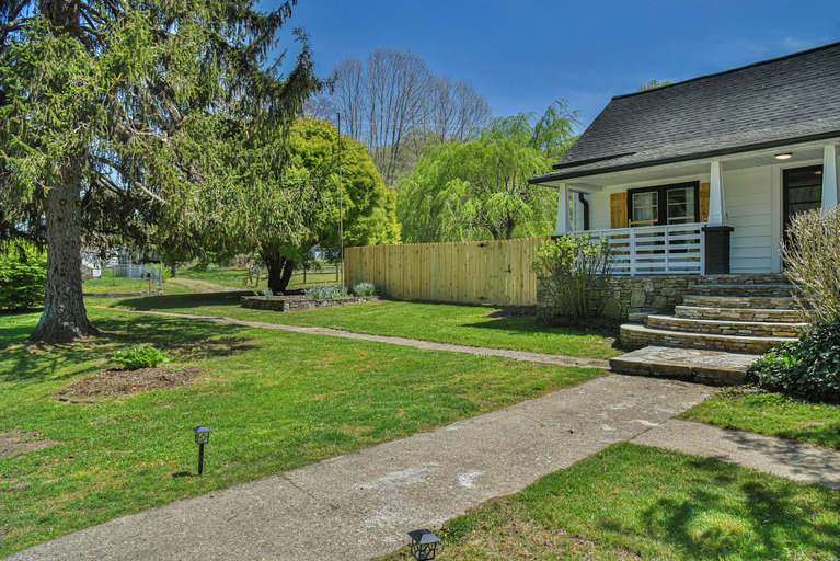 Others 3, The Spruce House Cozy Home in Swannanoa, Buncombe