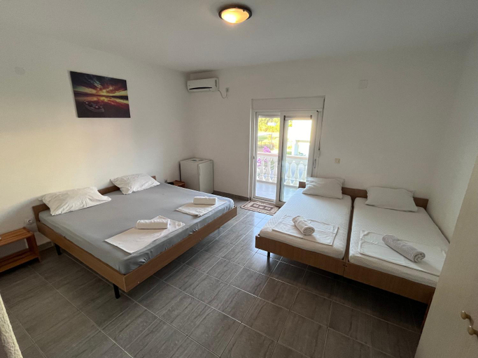 Others 4, Saraj appartments